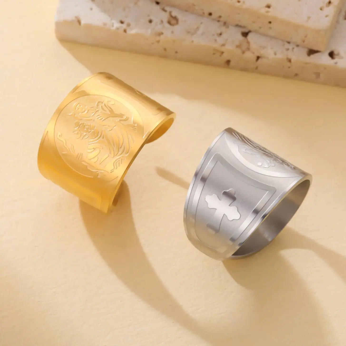 LIKGREAT Anillo de San Cristóbal para hombres y mujeres, banda de protección de bendición de patrón de viajero católico, regalo de joyería de acero inoxidable