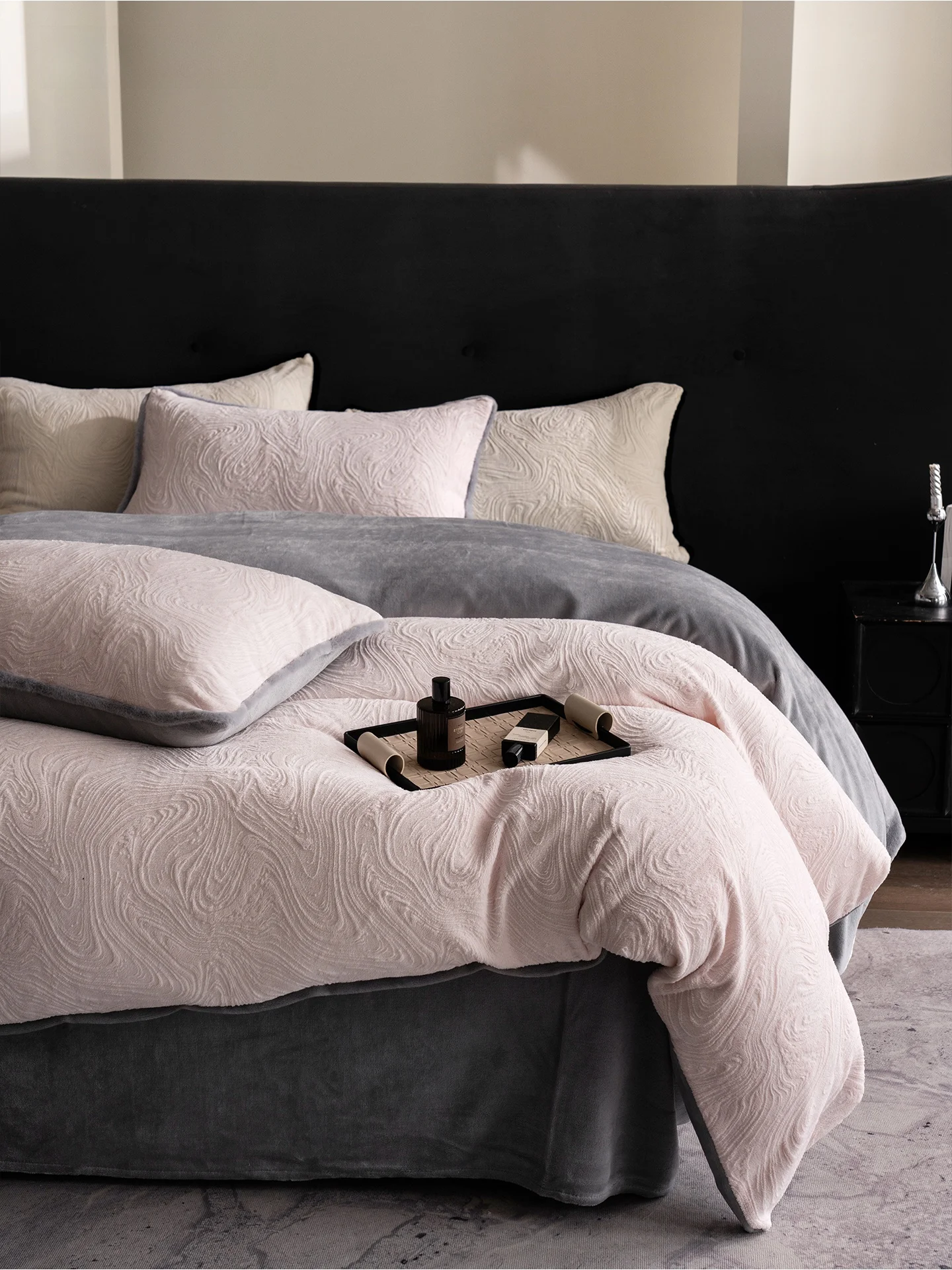 Thickened Full Matte Milk Velvet Coral Fleece Four Piece Bedding Set Winter Warm Luxury Carved Pattern Coral Velvet Bedding