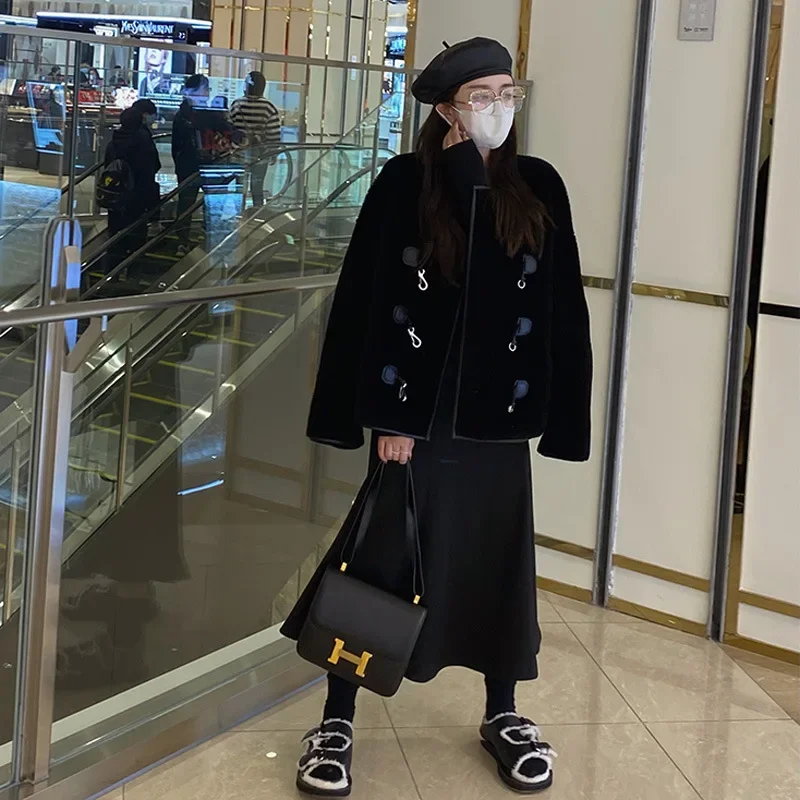 2025 nuevo abrigo de piel para mujer, suelto, cuello redondo, grueso, corte de ovejas, chaqueta de invierno de piel auténtica cálida, gancho Retro, cuello totalmente de lana