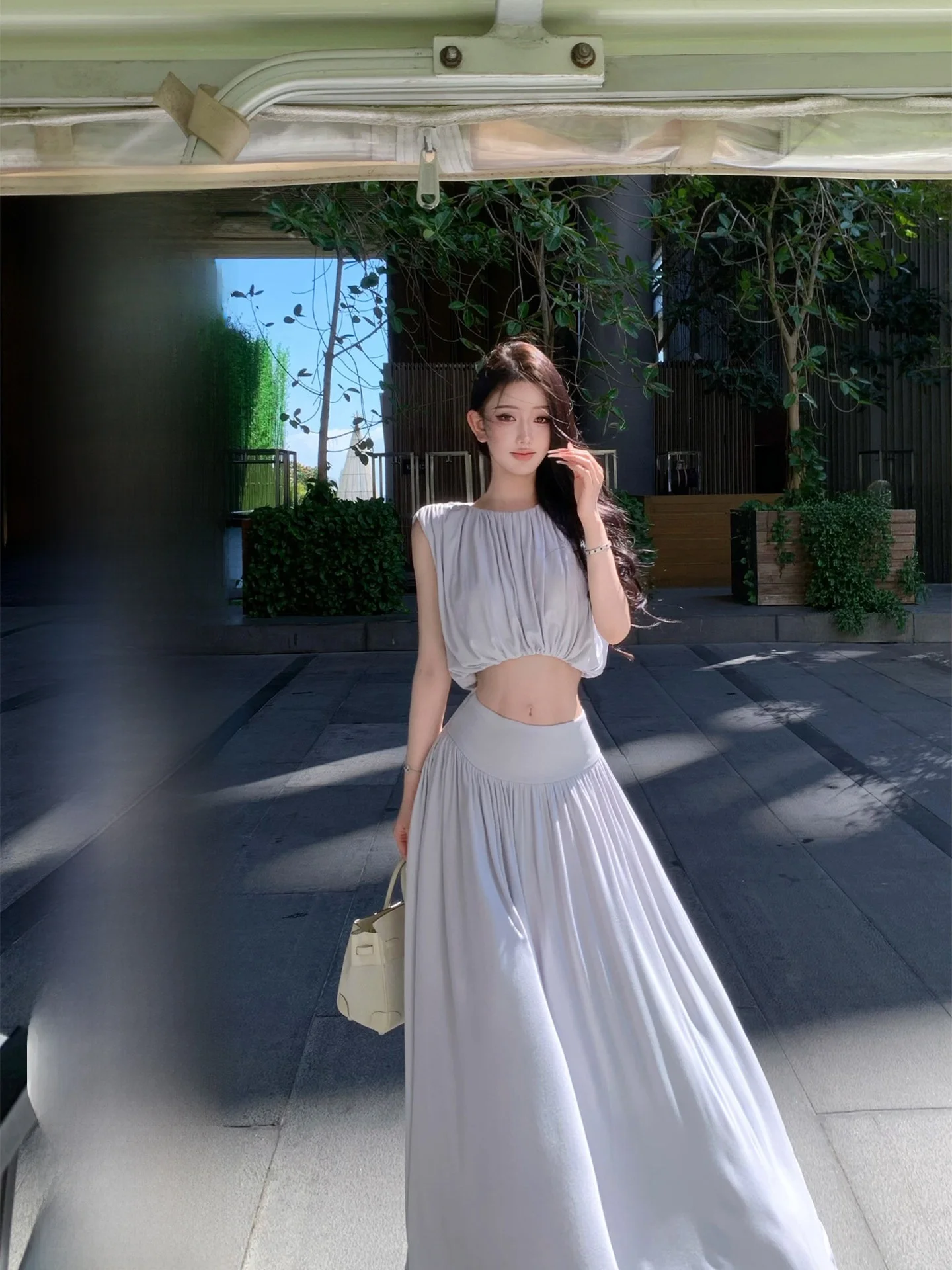 

Gray Blue Sleeveless Flower Bud Top And Elastic Waist Skirt Set JAYKY YANG Half Skirt Set Fashionable Women's Ensemble