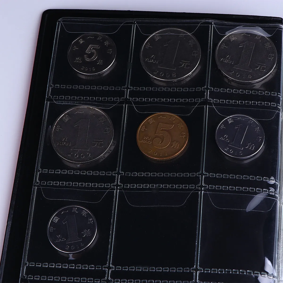 Album-de-moedas-com-120-compartimentos-design-compacto-e-portatil-bolsos-transparentes-ideais-para-moedas-fichas-medalhoes-e-emblemas-–-seguro-e-duravel