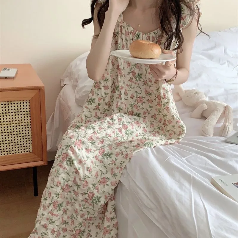 Рисунок 6 - Женская ночная рубашка с цветочными оборками