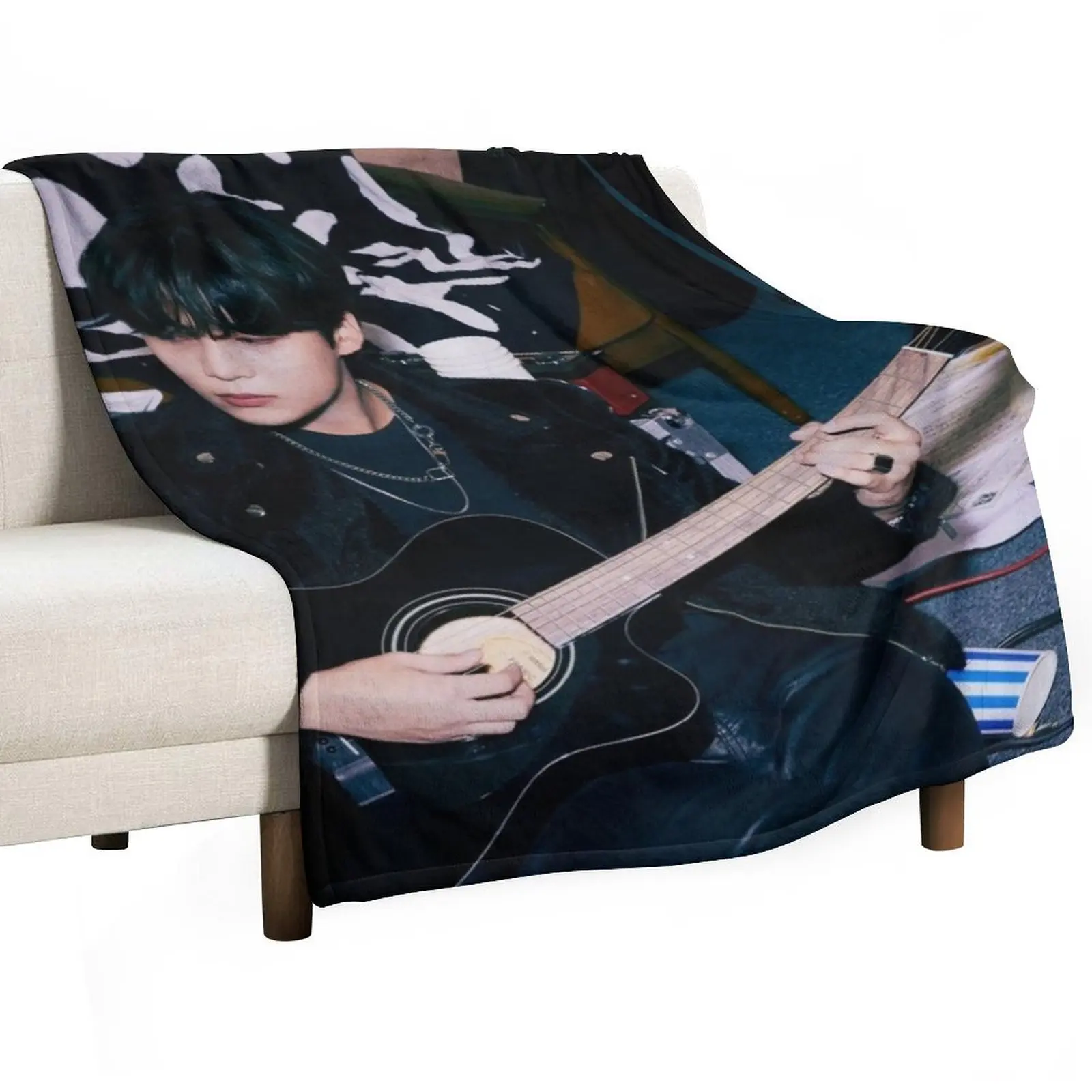 

JONGHO ATEEZ - Universe Back Stage Rockin' Throw Blanket Thin heavy to sleep Custom Soft Big Blankets