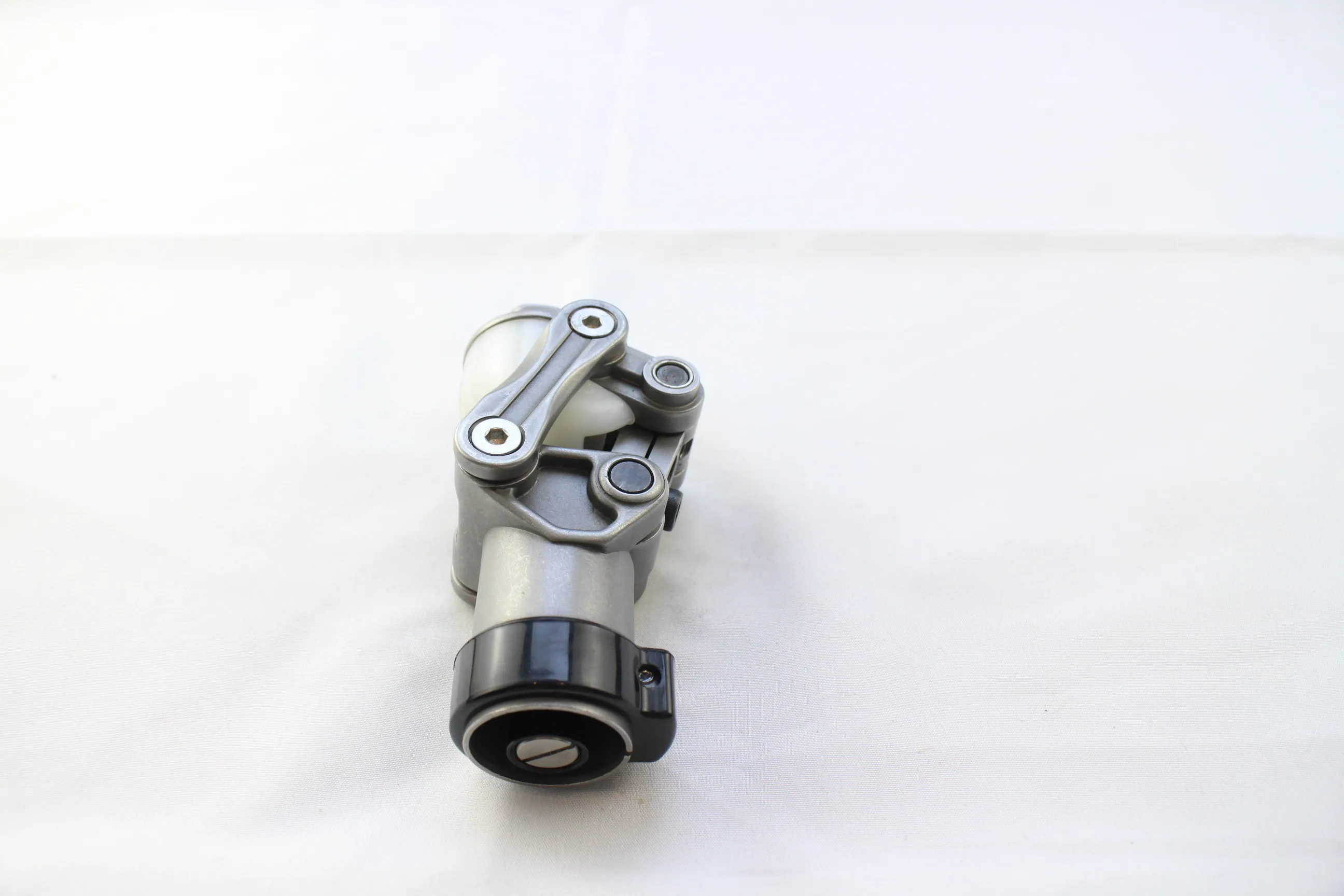 3P35-SS / 3P35-Ti Stainless steel / Titanium  Lock Four Axis Knee Joint Load weight 100kg Bending angle 120°