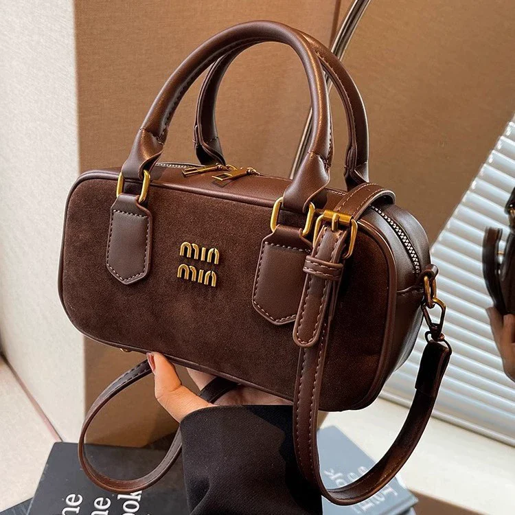 

High-grade Frosted Handbags Texture Banquet Small Square Bag Women's New Versatile Shoulder Crossbody Bags Matte Bowling Bags