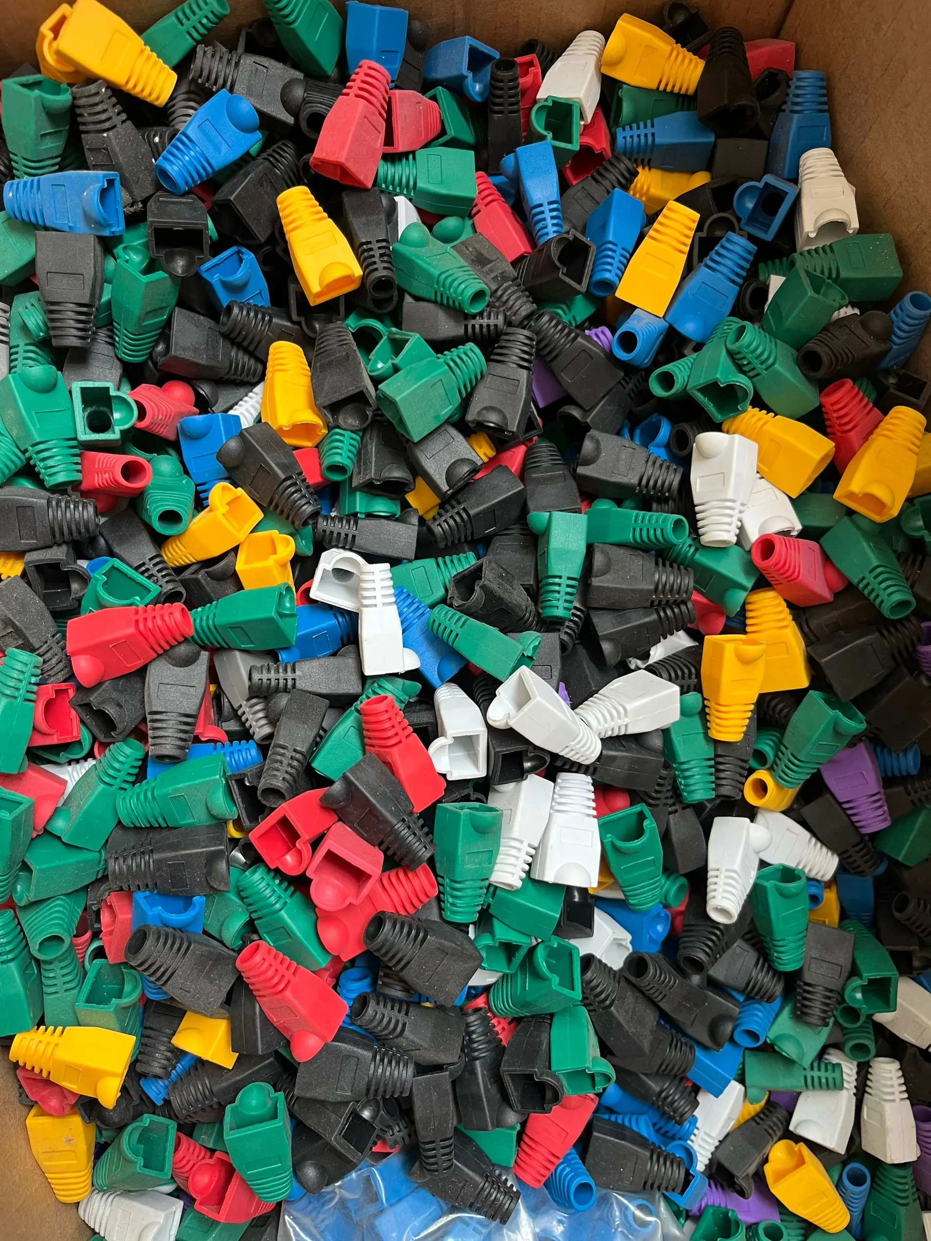 

100Pcs Mixed Color CAT5E CAT6 RJ45 Ethernet Network Cable Strain Relief Boots Cable Connector Plug Cover