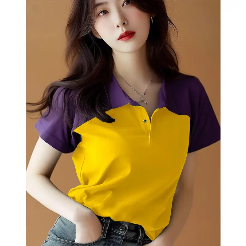 เสื้อยืดโปโลผู้หญิงสีม่วงและสีเขียวบล็อกเสื้อแขนสั้นอินเทรนด์ใหม่ปี 2025 เสื้อเบลาส์มีเอกลักษณ์และมีสไตล์