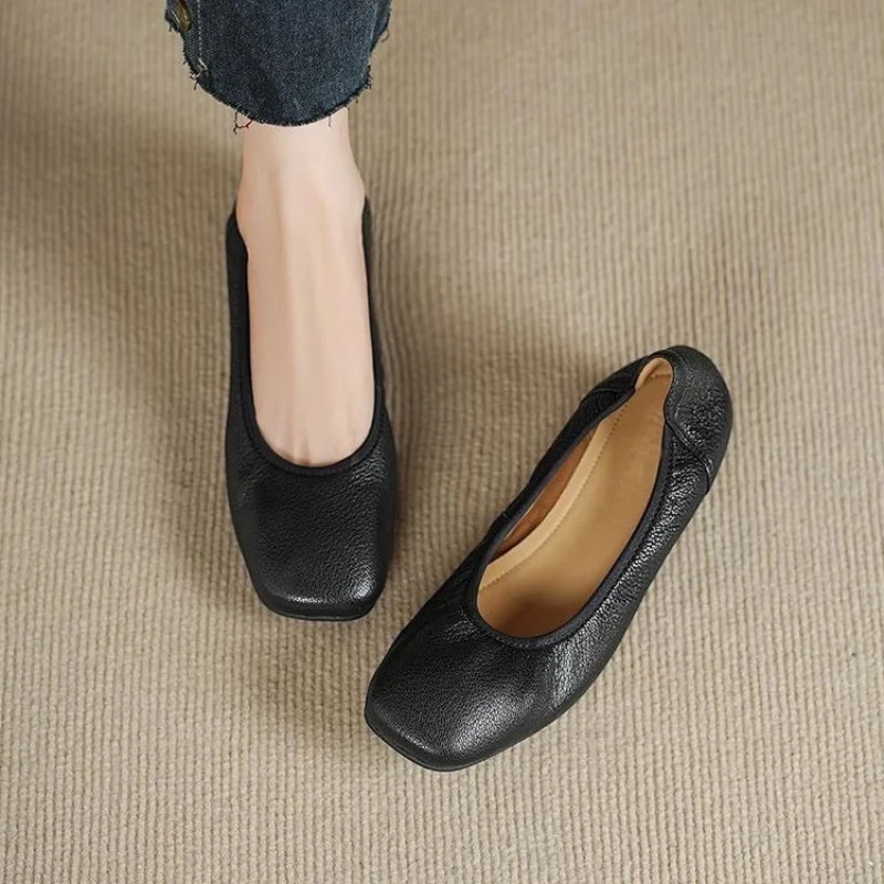 حذاء نسائي مسطح من الجلد الناعم للربيع/الخريف - حذاء للأمهات بنعل ناعم مريح ومتعدد الاستخدامات وخيارات متعددة الأنماط كاجوال