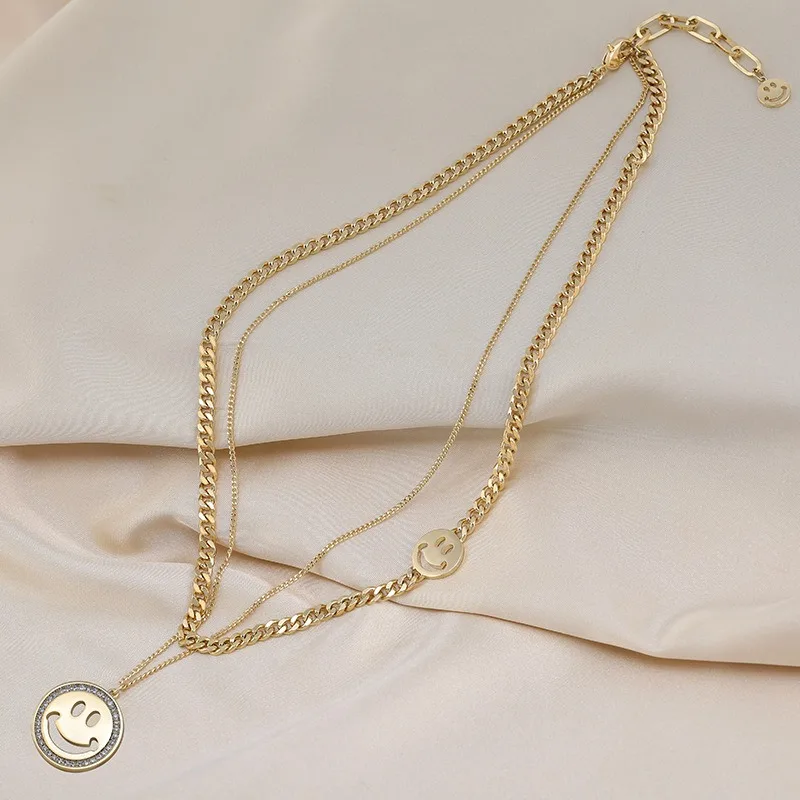 

A new minimalist style double-layer smiling collarbone chain necklace for women, simple and versatile