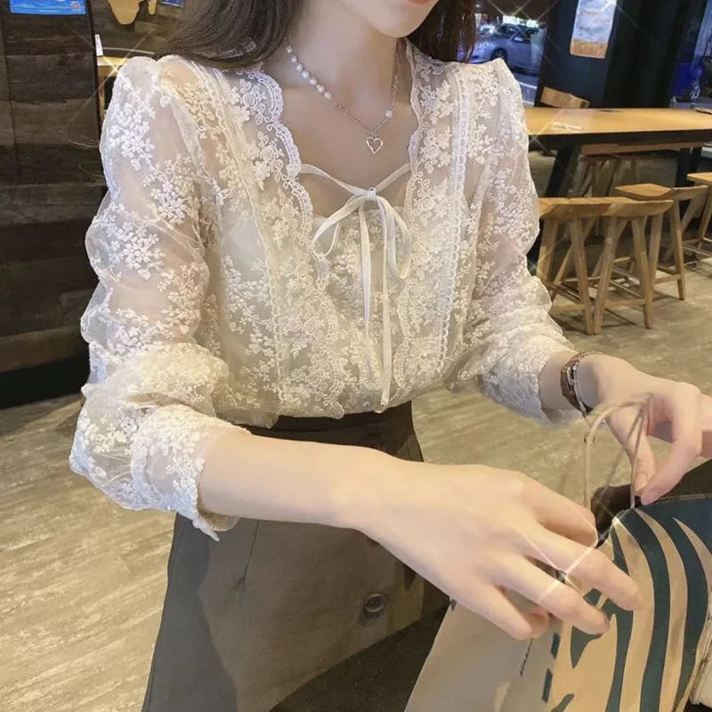 

Casual Solid Color Sexy Hollow Out Shirt for Women Spring Autumn Fashion Sweet Temperament Long Sleeve Lady Lace Blouse 6089