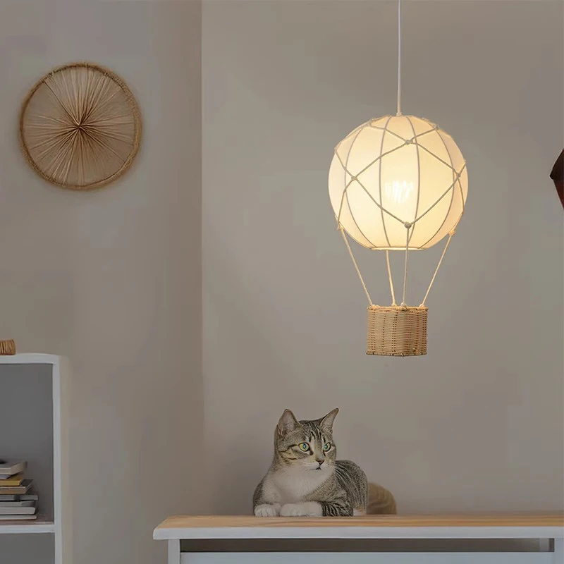 

Moden Creative Hot Air Balloon Chandelier LED Handmade Rattan Pendant Light Bedroom Bedside Living Room White Fabric Chandelier