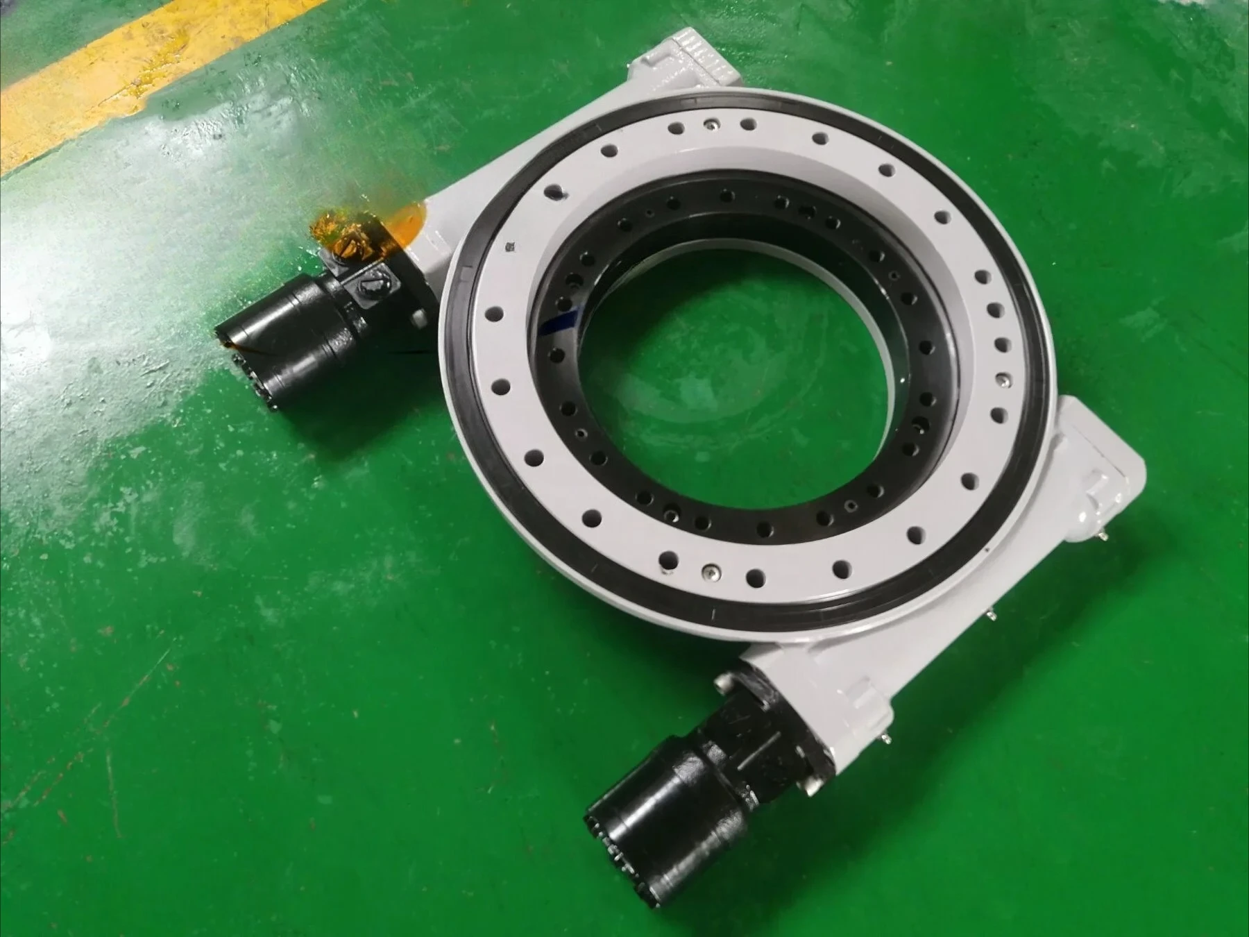 

WH14-2-84-RH-160A-REV.A Dual Worm Heavy Load Slewing Bearings Ring Worm Drive Gear for Timber Grab，Gear Ratio 84:1