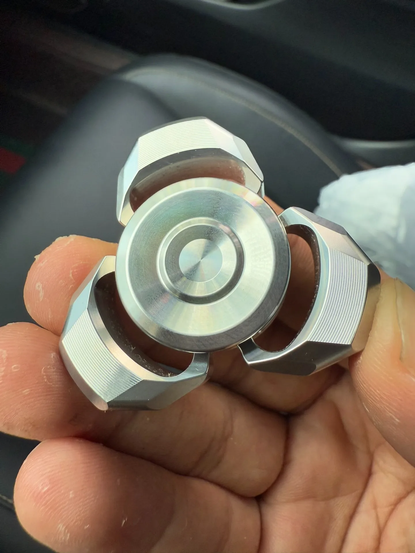 Zhao EDC stainless steel material tactile attack speed three leaf gyroscope EDC, decompression toy