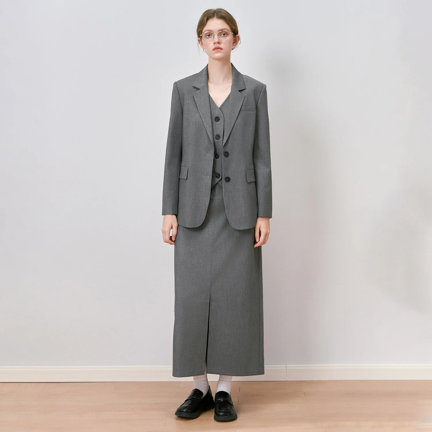 طقم بدلة نسائية مكون من 3 قطع باللون الرمادي من Allingentle لملابس مكتب الأعمال المخصصة