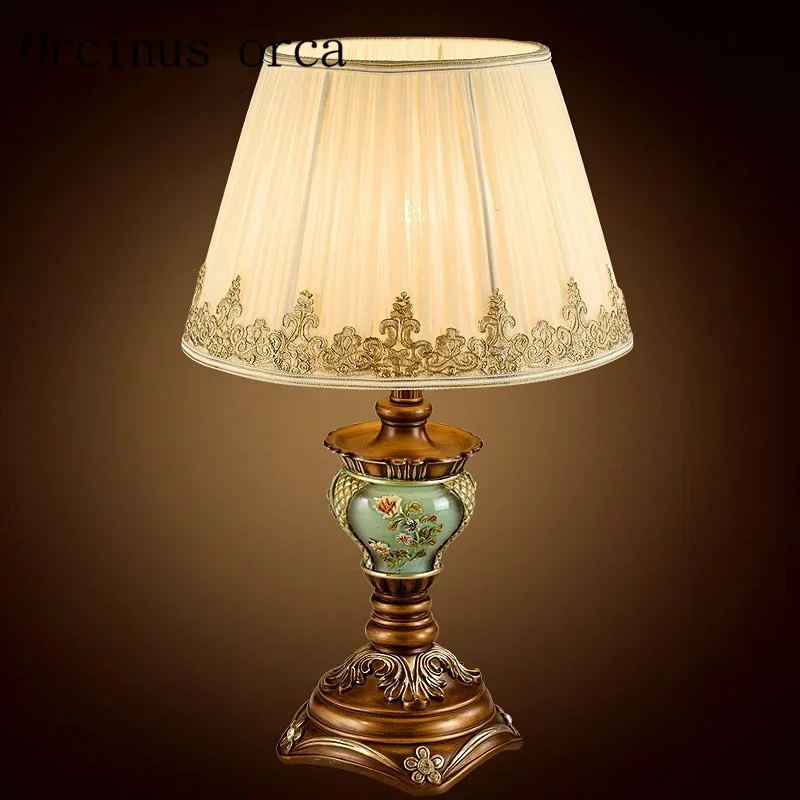 European style retro carving desk lamp room bedroom bedside American countryside garden art decorative resin desk lamp