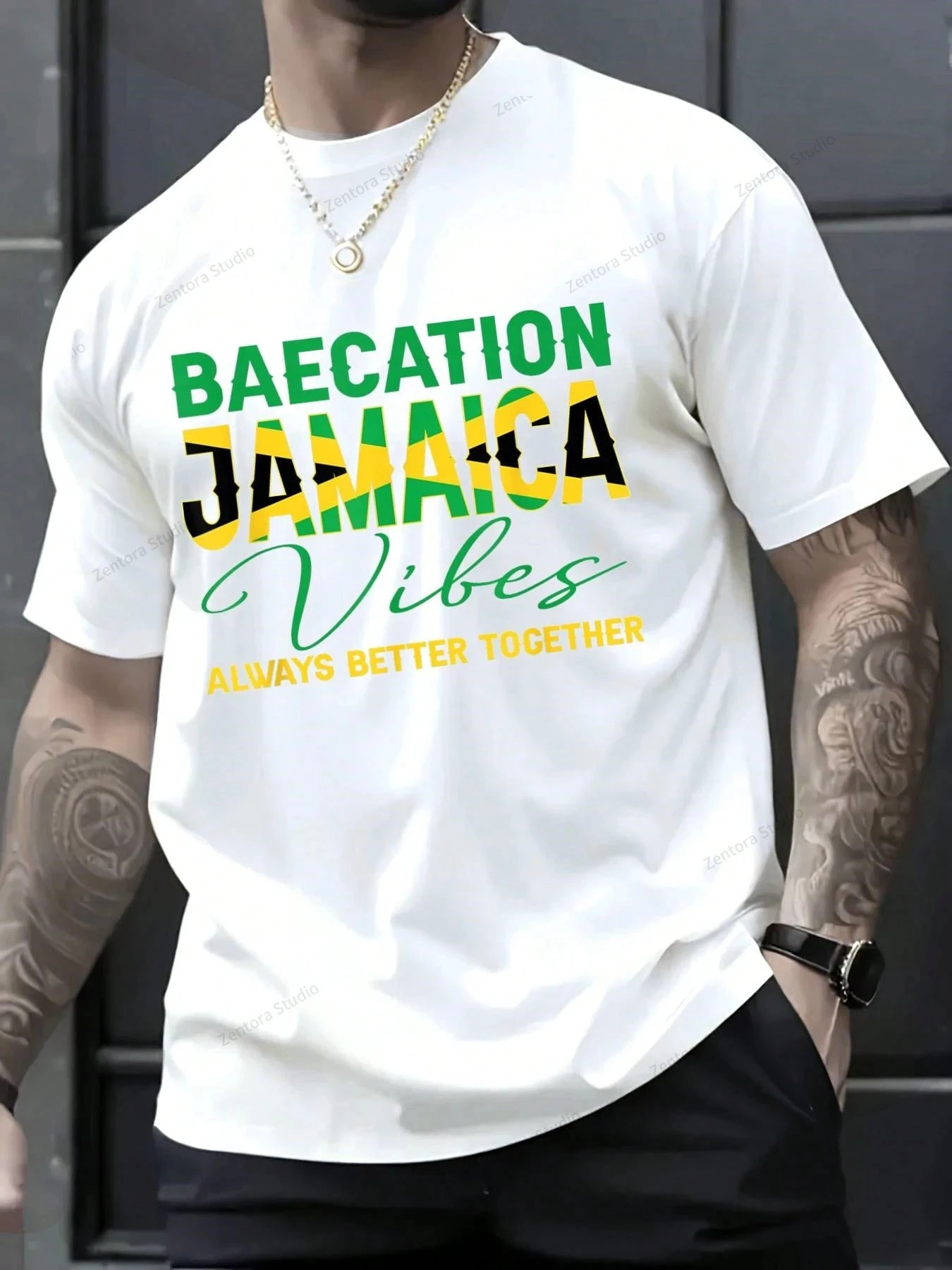 

Однотонные футболки с принтом, подходящие для взрослых, как мужчинам и женщинам, а также повседневные прогулки для покупок родителей и детей.