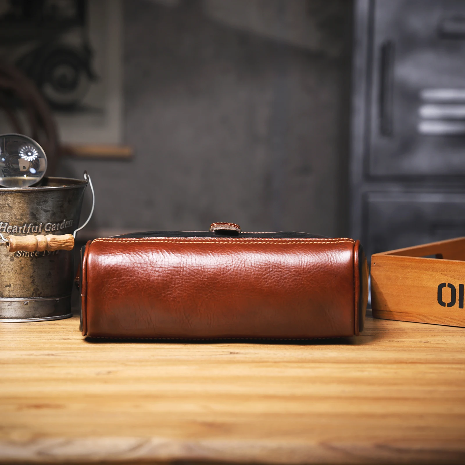 S.WORKER Vollnarbenleder-Umhängetasche für Herren Vintage Echtleder Herrenmode Schultertasche Messenger Bag – Detail 10