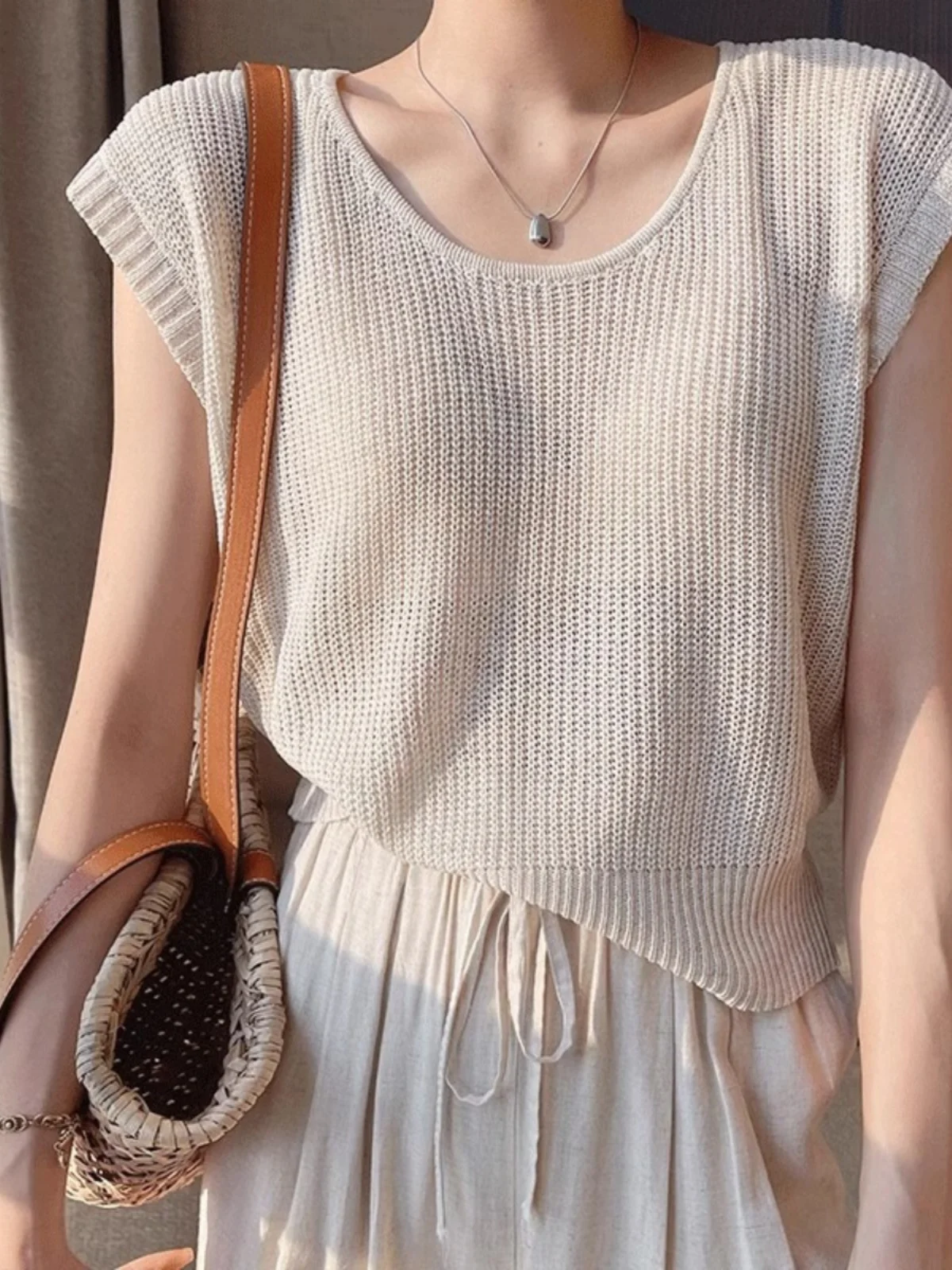 Summer Ice Silk Knitted Vest Women's round Neck Hollow out Sleeveless Top Korean Style Loose Fit Short Sleeve T-Shirt