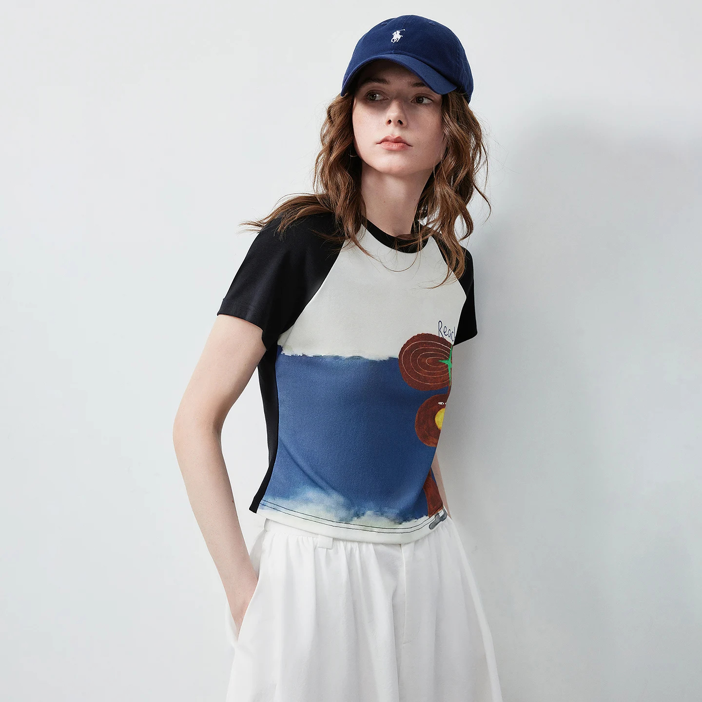 TOYOUTH Women T-shirt 2026 Summer New Illustrator Co-branded Fantasy Creature Print Raglan Sleeve Slim Fit Short Youthful Tops