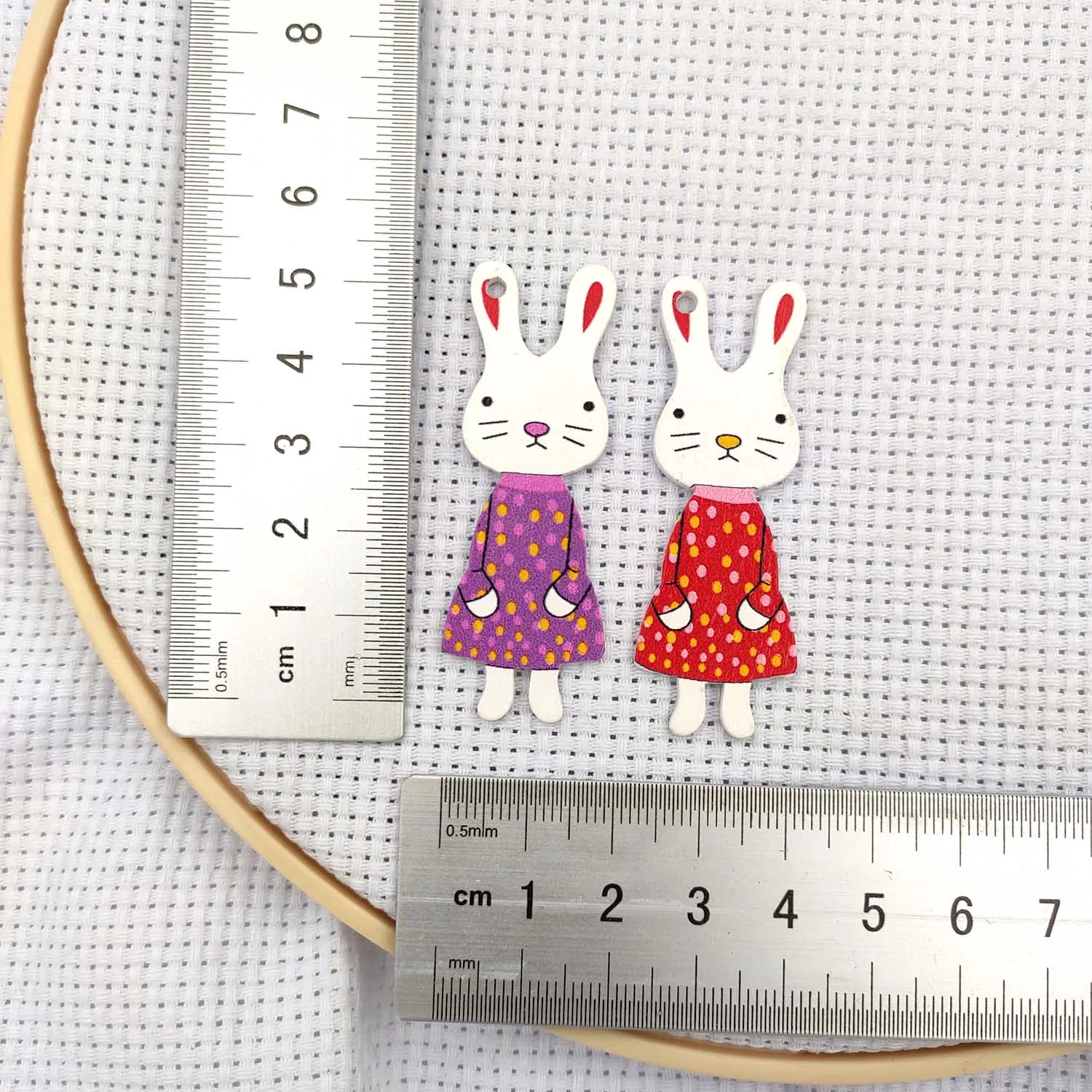 Needle Minder Magnetic Wood Needle Holder for Embroidery Needlework, Cute Rabbit Needle Nanny Sewing Magnet for cross stitch