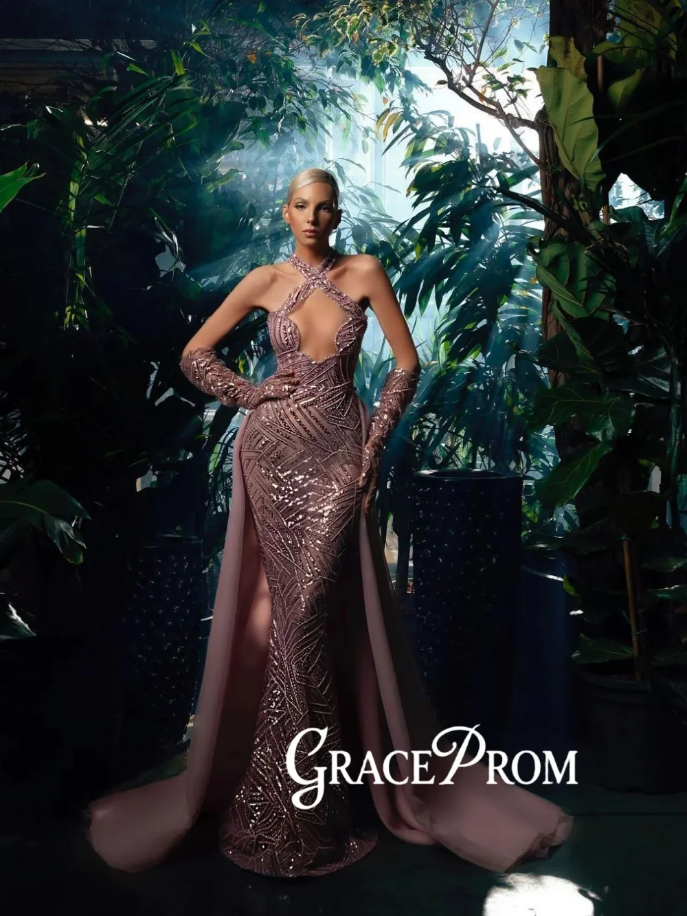 

New Arrival Chic Detachable Train Evening DressGorgeous Beaded Halter Mermaid Wedding Party Gown Customized Red Carpet Gowns