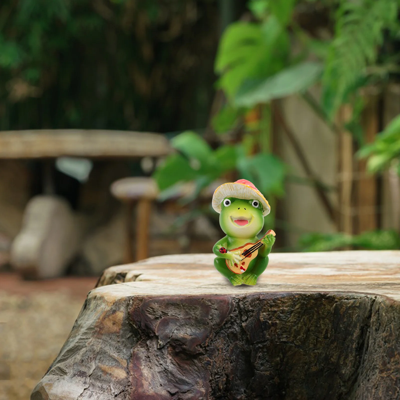 

Cute Resin Frog Statue Garden Sculpture Miniature Frog Indoor Outdoor Garden Patio Yard Decoration Resin Frogs