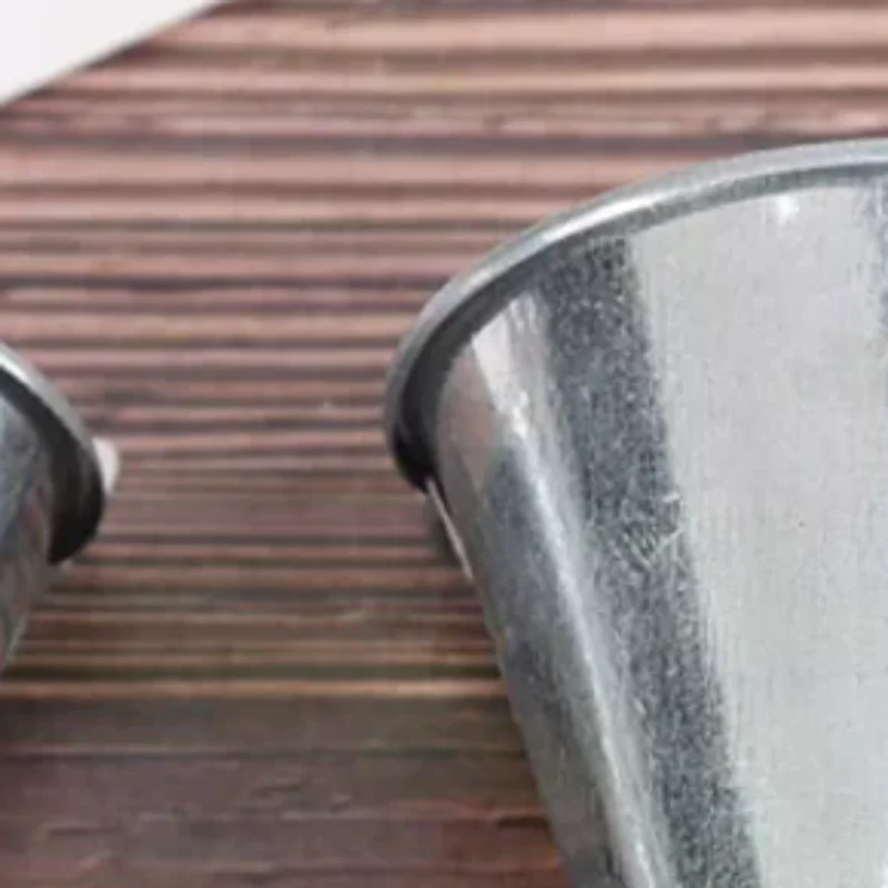 Maison de poupée Miniature en métal, modèle de seau, Mini décoration de cuisine, ornements, maison de jeu pour enfants, petits jouets seau, 1 pièces