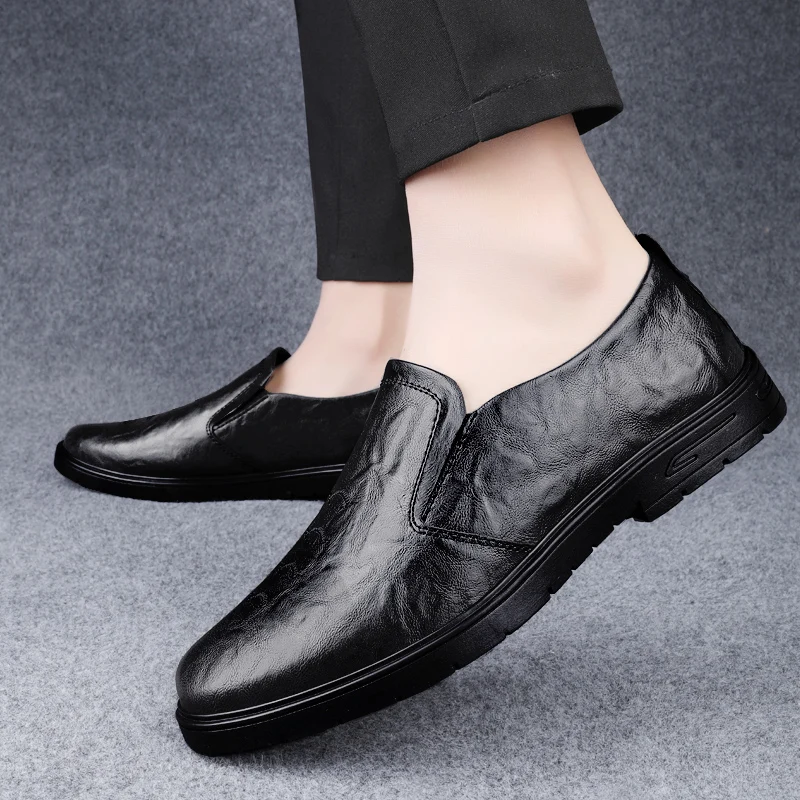 

High Quality Men's Casual Personalized Embossed Small Leather Shoes Brand Comfortable Soft Sole Business Casual Leather Shoes