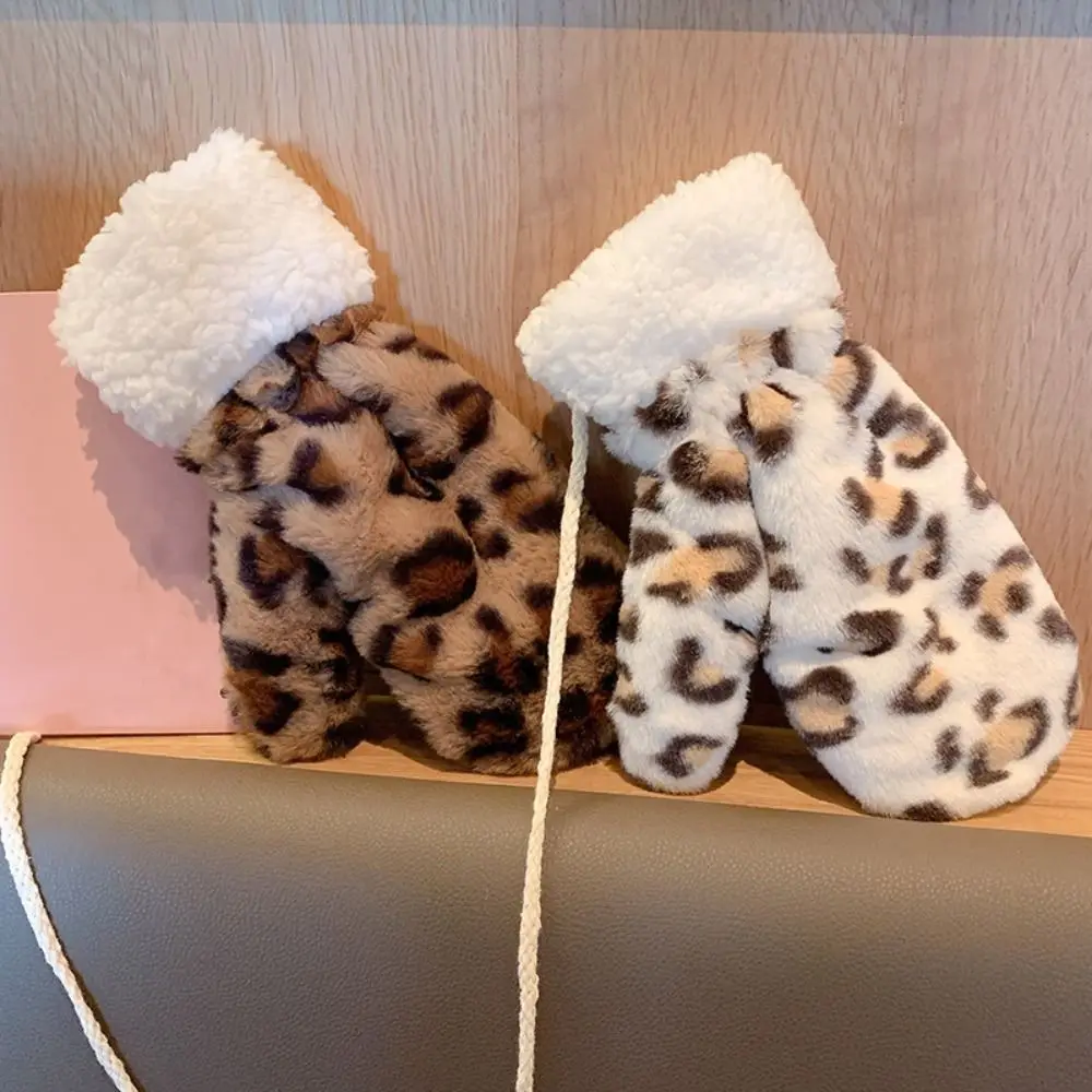 دافئ دافئ ليوبارد طباعة قفازات الرسن تصميم البقرة المطبوعة الخريف قفازات صوف مبطن لينة أصابع كاملة قفازات الطقس البارد