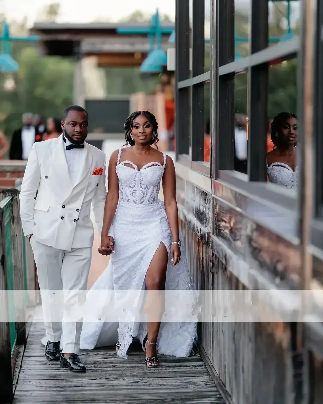 Robes de mariée personnalisées en dentelle, avec traîne détachable, dos nu, bretelles Spaghetti, robes de mariée fendues sur le côté
