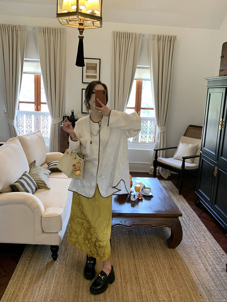 

Yum Star Chinese Sle Floral Embroidery Satin Surface Drapey Color Blo Top Women's irt Spring 2024 New Arrival