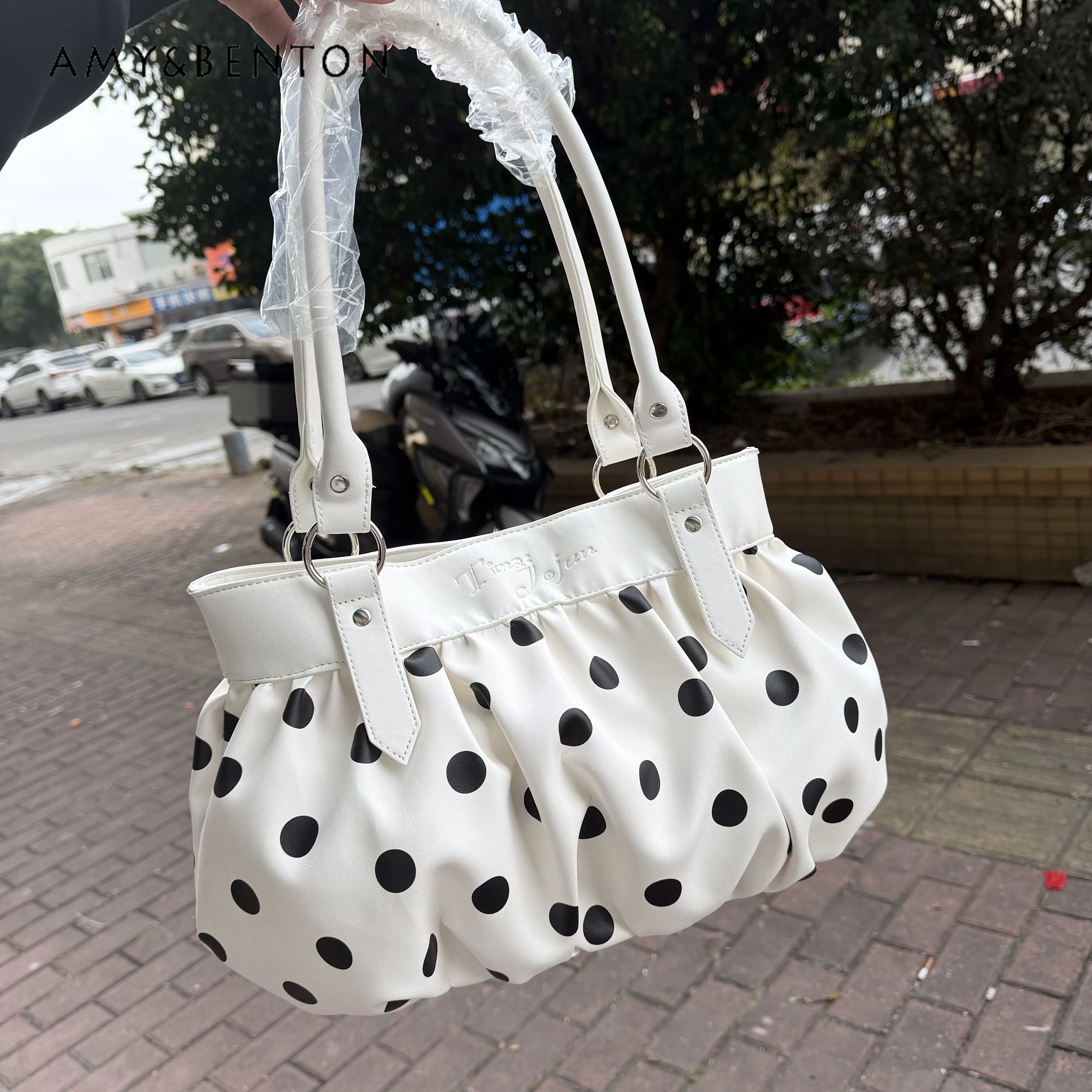 japanese-black-and-white-polka-dot-bow-fashion-simple-wrinkled-handbag-female-daily-versatile-chic-shoulder-bag-women