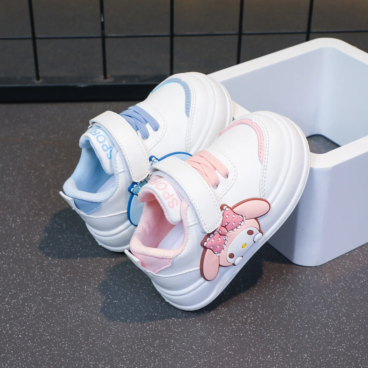 سانريو بلدي ميلودي حذاء كاجوال الفتيات والفتيان فترة الربيع والخريف الكرتون حذاء رياضة حذاء أبيض لينة أسفل حذاء طفل صغير Y2K