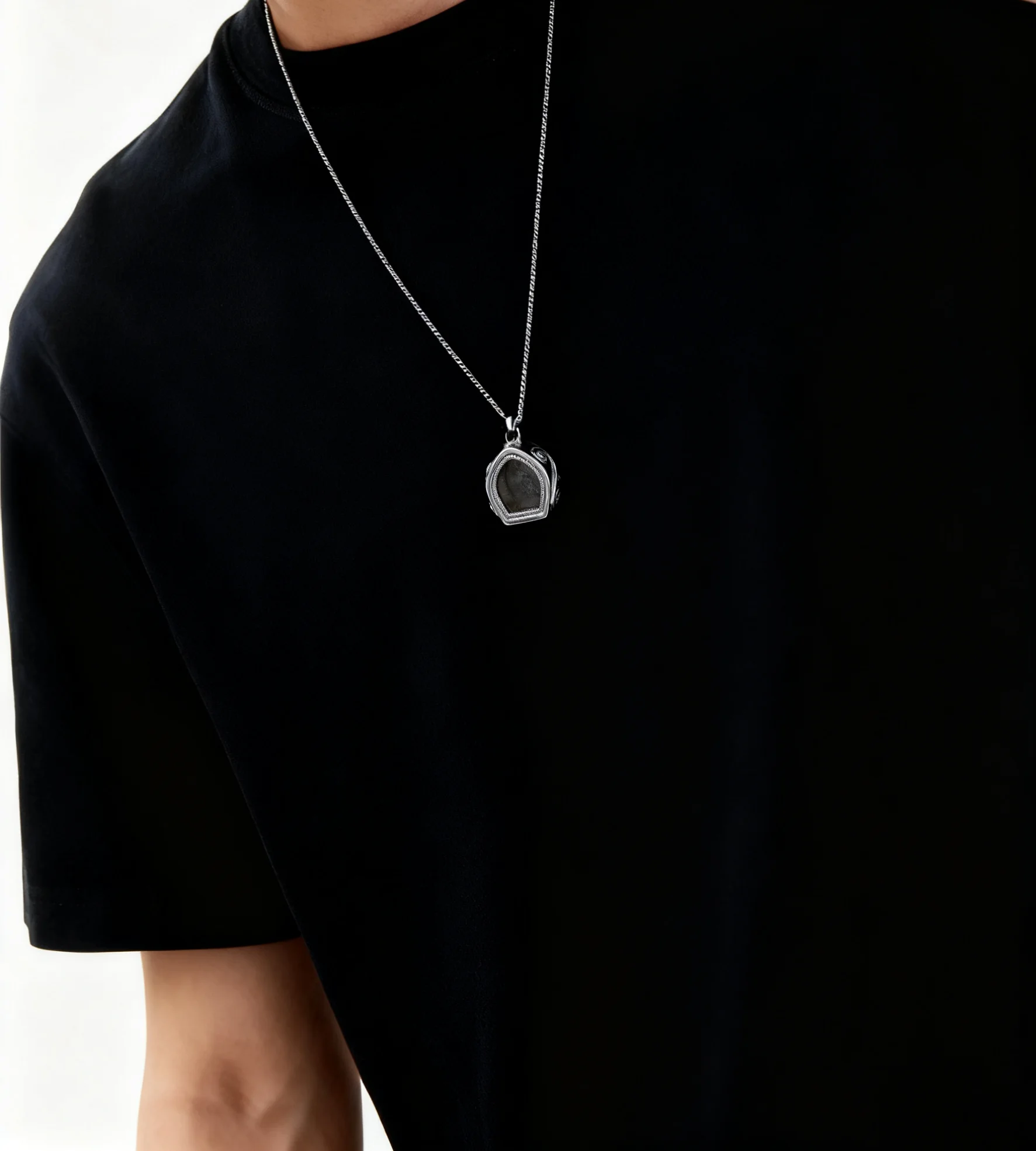 Pure Titanium Ti Gua Hu Box Pendant Necklaces Openable Antique-Finish Accessories Series Plain Retro Mini Buddha Shrine Pendant