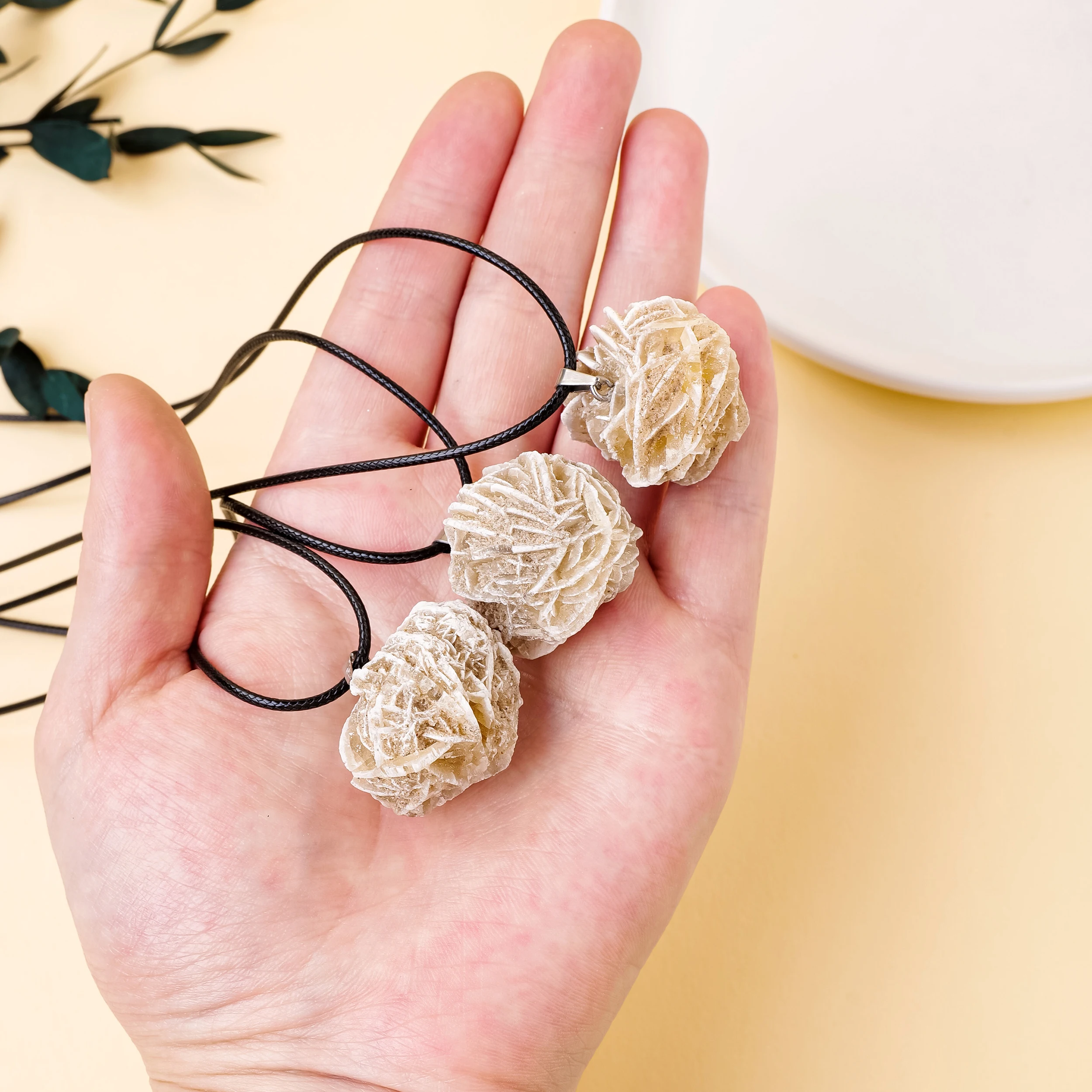 1pc Raw Stones Desert Rose Adenium Obesum Pendant Natural Quartz Crystal Reiki Healing Gem Mineral Specimen