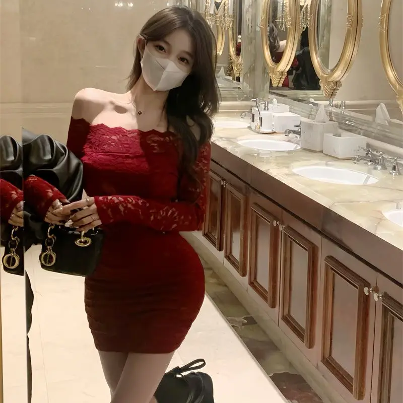 One-shoulder Long-sleeved Dress for Women Pure Lusty Lace Skirt Hip-hugging Short Skirt