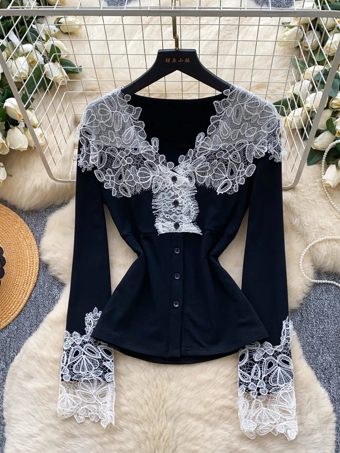 

2026 New Autumn Women French Style Vintage V-neck Long Sleeve Shirt Lace Patchwork Single Breasted Solid Color Shirt Tops