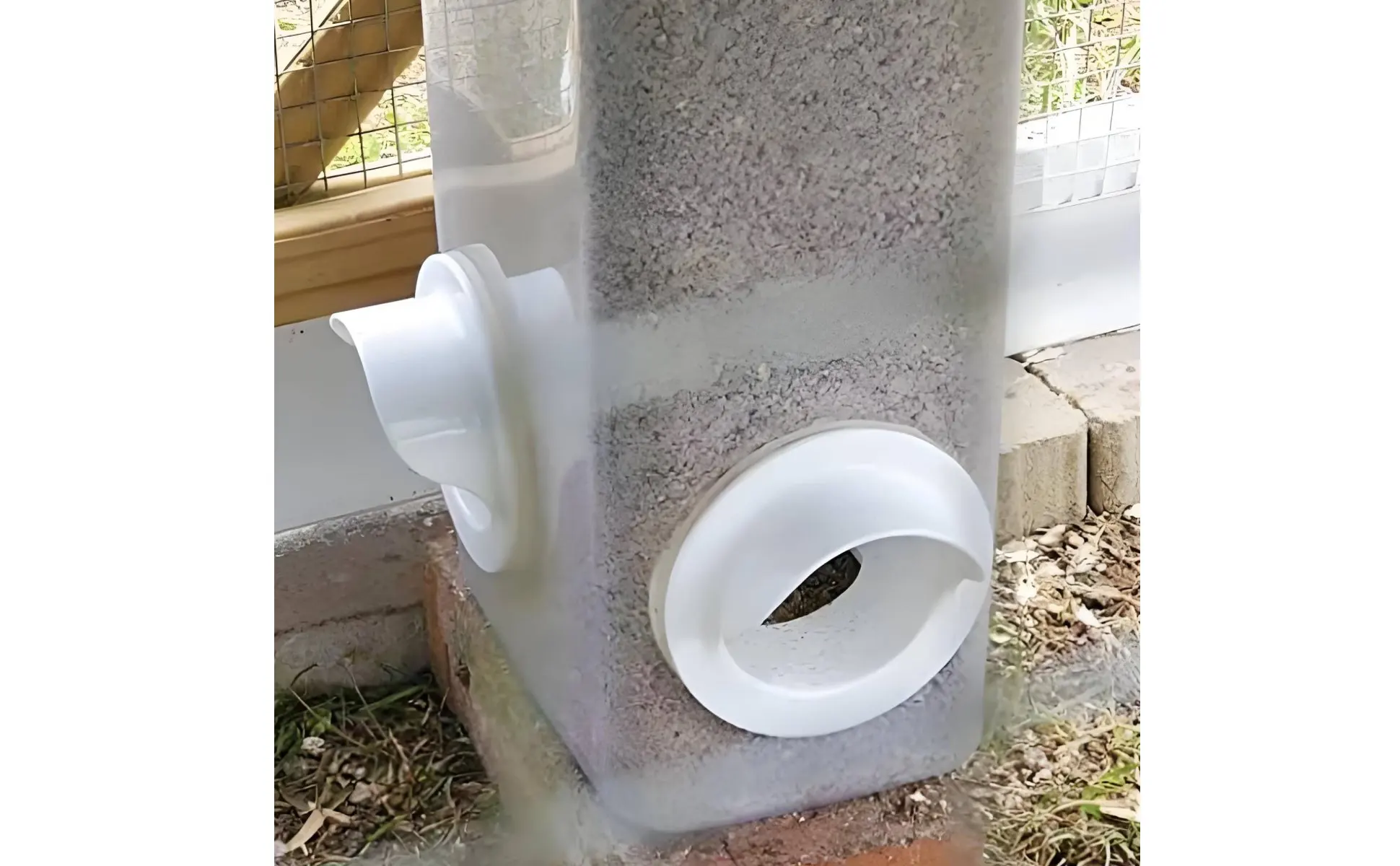 Weighted Poultry Feeder Waste Reducing Automatic Chicken Feeder Chicken Feed Trough No Clogging Livestock Feeding Equipment Weighted Poultry Feeder Waste Reducing Automatic Chicken Feeder Chicken Feed Trough No Clogging Livestock Feeding Equipment