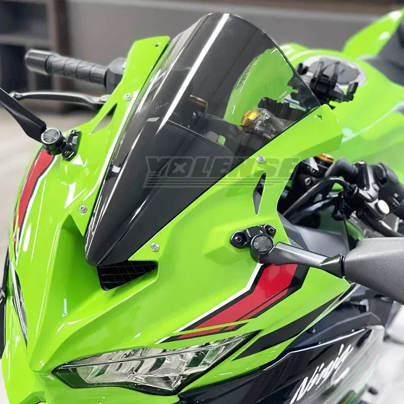 Рисунок 6 - Лобовое стекло, дефлектор ветрового