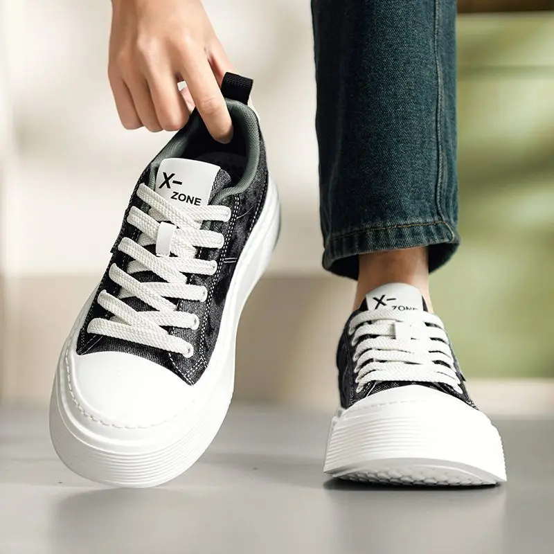 

Matte Texture Men Shoes Delicate Surface Breathable Mesh Soft Sole for Sports and Daily Street Casual Look