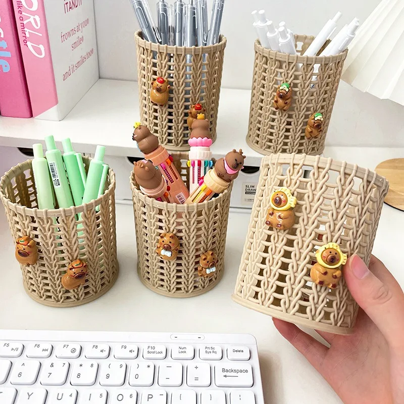 

2025 Capybara Creative Plastic vines Pencil Pot Holder Brush Storage Container Desk Organizer Cartoon Stationery Pen Holder
