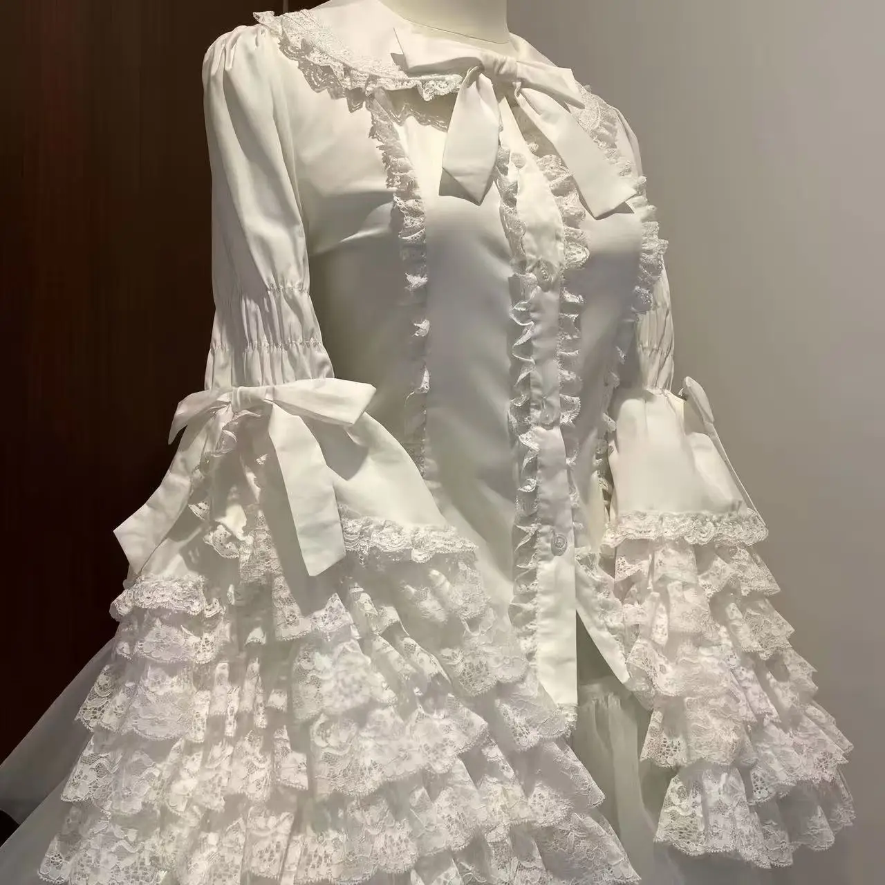

Vintage Multi-layer Lace Lolita Shirt Women's Long Cake Sleeved Base Outer Wear Halloween Princess Cosplay Costume Birthday Tops