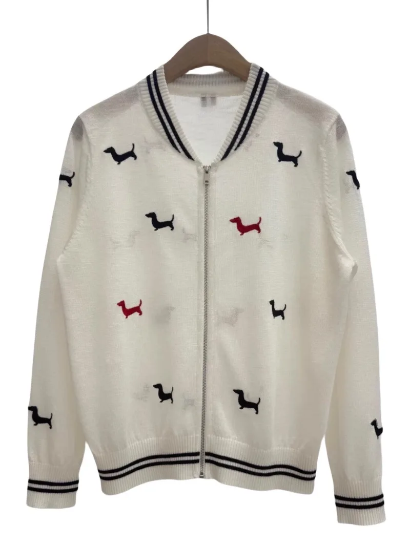 

Early Spring 2025 Women's Knitted T-irt V-Ne Embroidered College Sle Loose Fit Korean Version Thin Long Sve Sweater