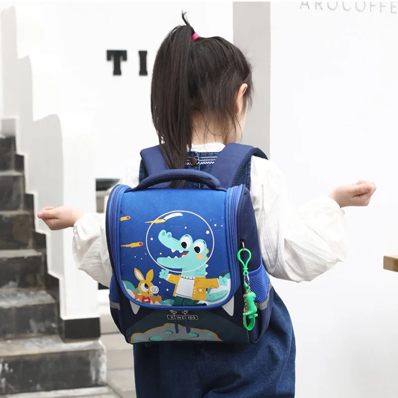 Mochila leve impermeável para crianças, saco bonito dos desenhos animados, saco de escola primária infantil, portátil de alta qualidade, colorido