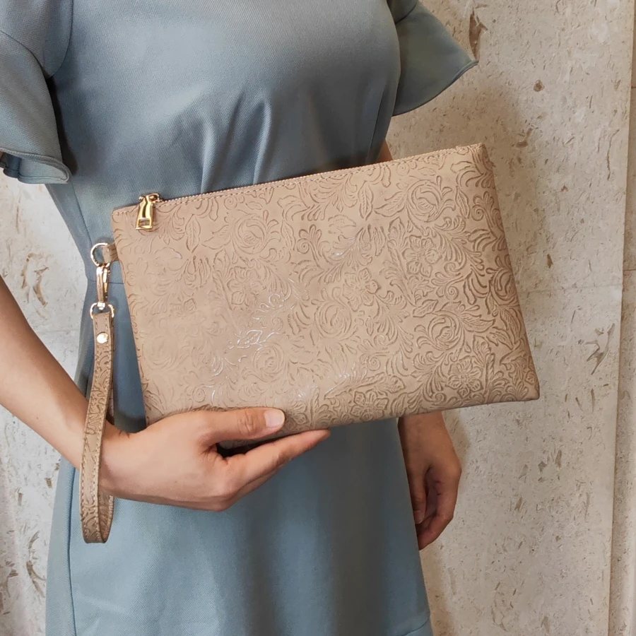 Vintage Relief patterned women - Wristlet Wallet Zipper 评论和价格
