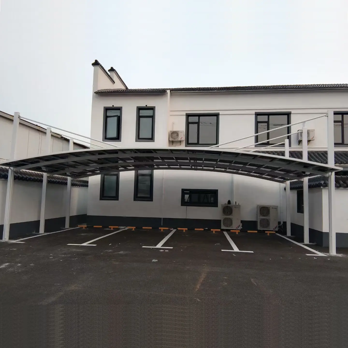 Outdoor Jumbo Size Aluminum Frame Acrylic Car Parking with Drainage System Rainproof Carport Affordable Arched Car Shelter