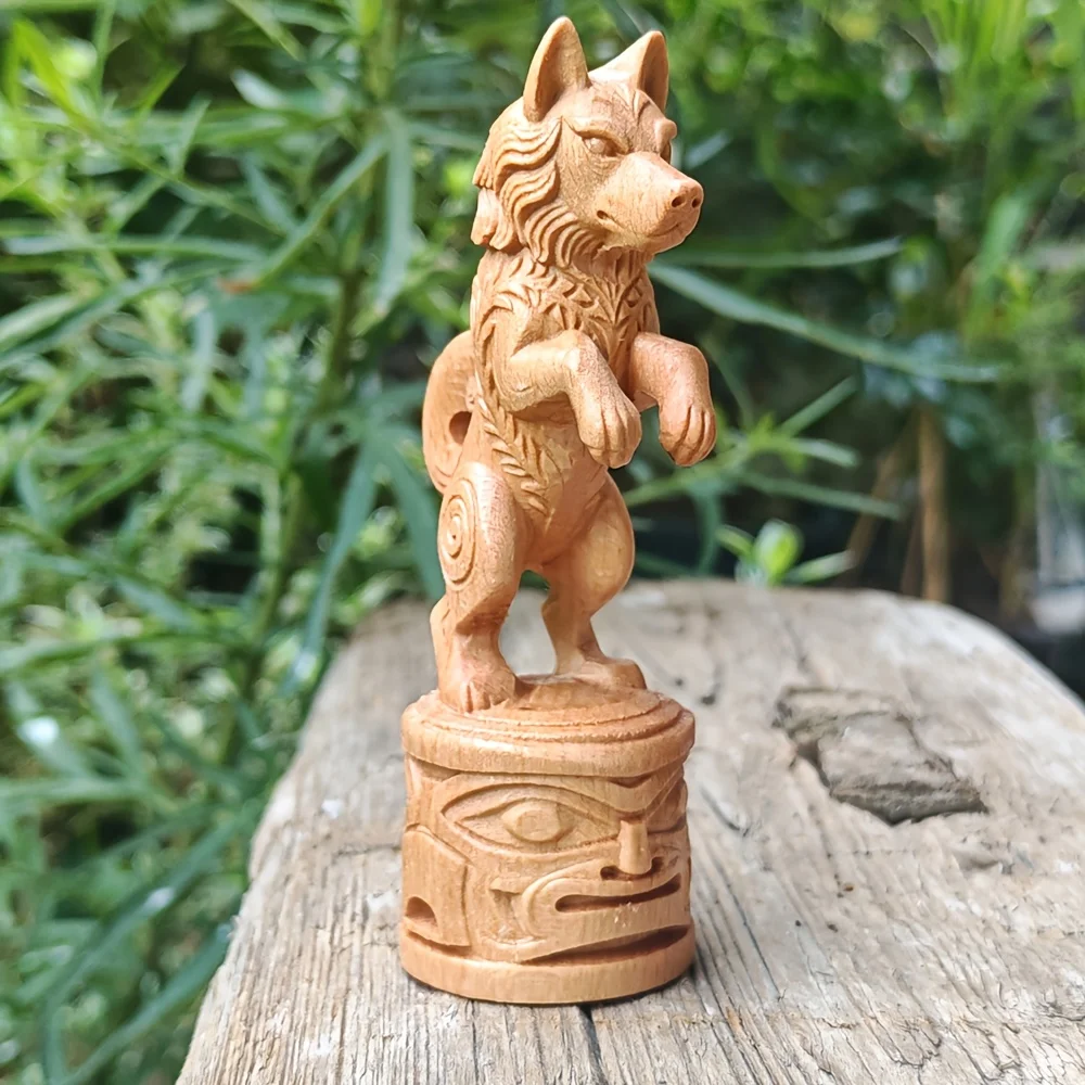 3.8 Inch Wooden Wolf Ornament, Animal Theme, Simple Style, Suitable for Centerpiece Decoration, Back-To-School Season Gift, Study Room, Birthday Gift, Christmas Decoration, Office Decoration, Living Room