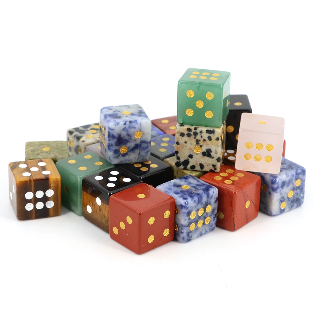 ゲームツール 16 ミリメートル六面天然石正方形 D6 彫刻パターンヒーリングクリスタルポータブルテーブルゲームエンターテイメントギフト
