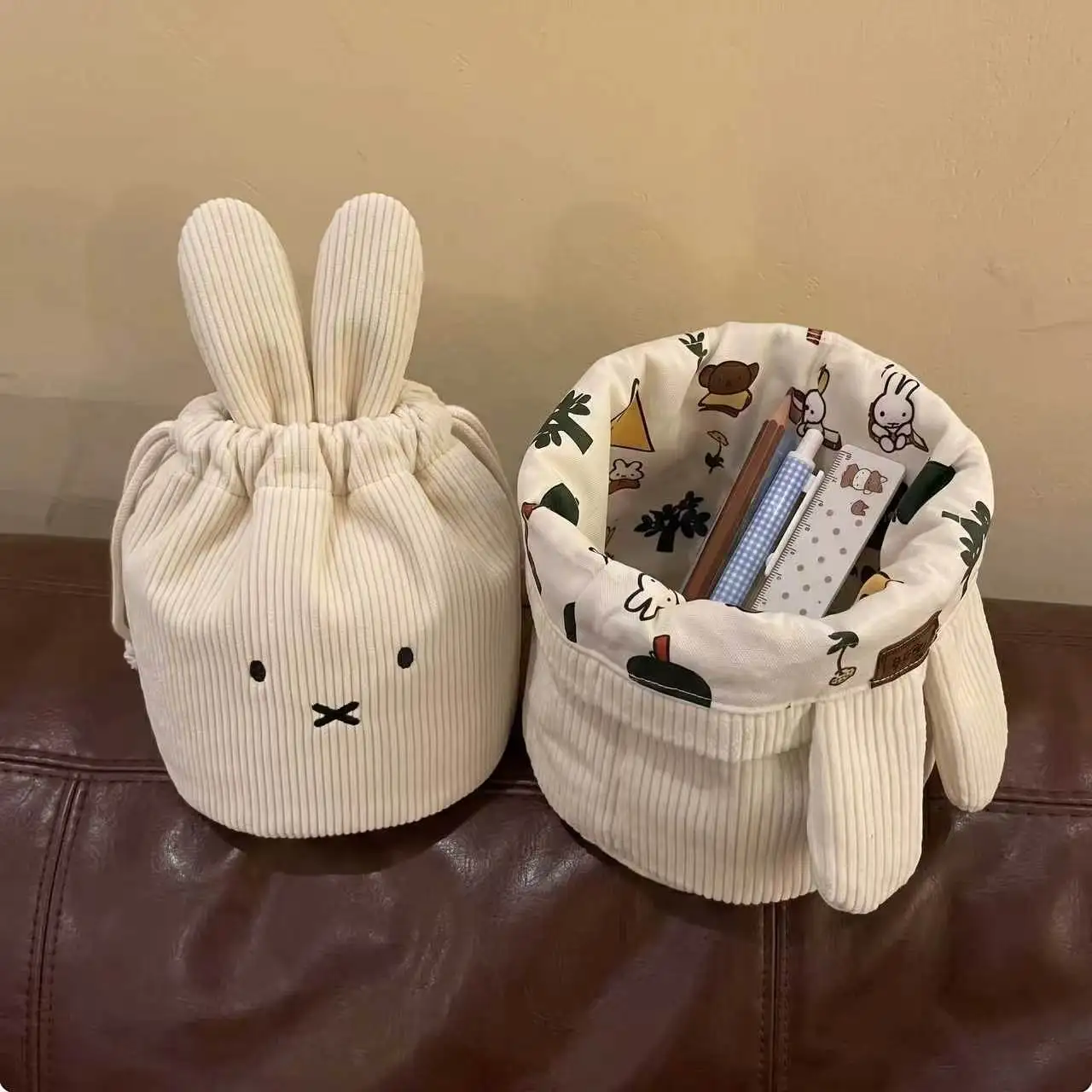 Sac de rangement portable Miffy Kawaii en velours côtelé avec poche, grande capacité, trousse de maquillage, sac à cordon, cadeau mignon, en stock