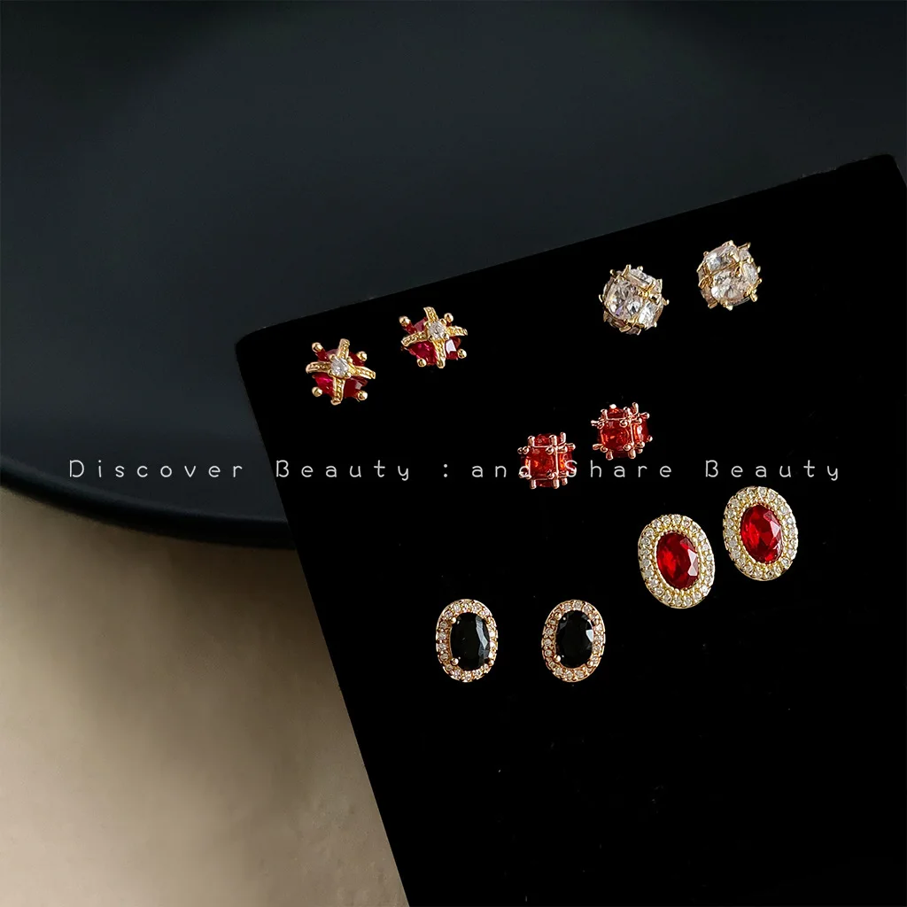 DIY accessories Fashion small geometric zircon stud earrings women's French niche high-end earrings light luxury texture versati